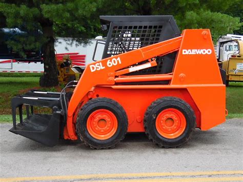 daewoo dsl 601 skid steer reviews|daewoo 601 skid steer parts.